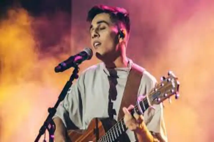 Anuv Jain kickstarts his Dastakhat tour with a soulful show in Delhi