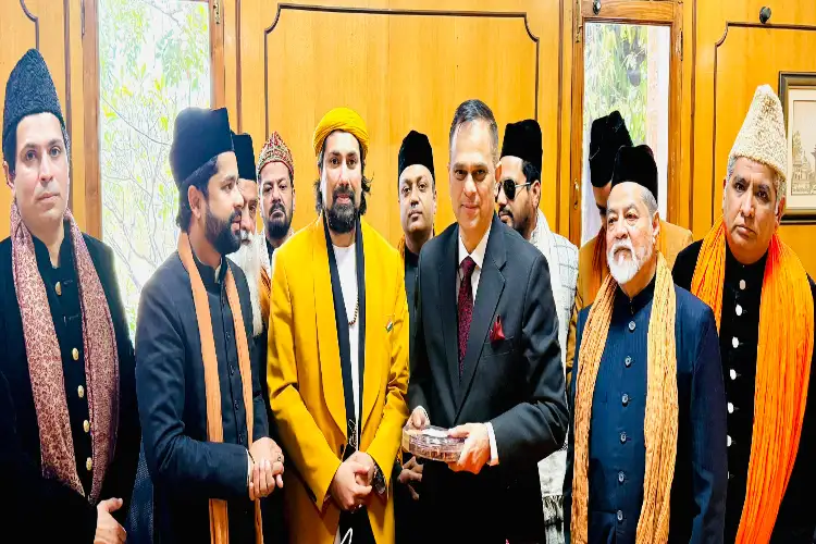 A spiritual delegation from Ajmer Dargah Sharif paid a courtesy visit to Rajasthan Chief Secretary V. Srinivas at the Jaipur Secretariat