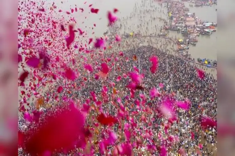 UP: Flower petals showered on devotees at Sangam on Mauni Amavasya