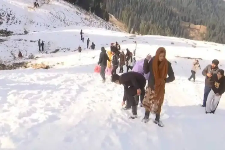 J-K: Winter Carnival in Bhaderwa attracts crowds, MLA says 