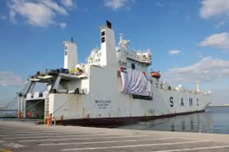 The UAE has started loading the 'Saqr humanitarian ship' in support of Gaza.