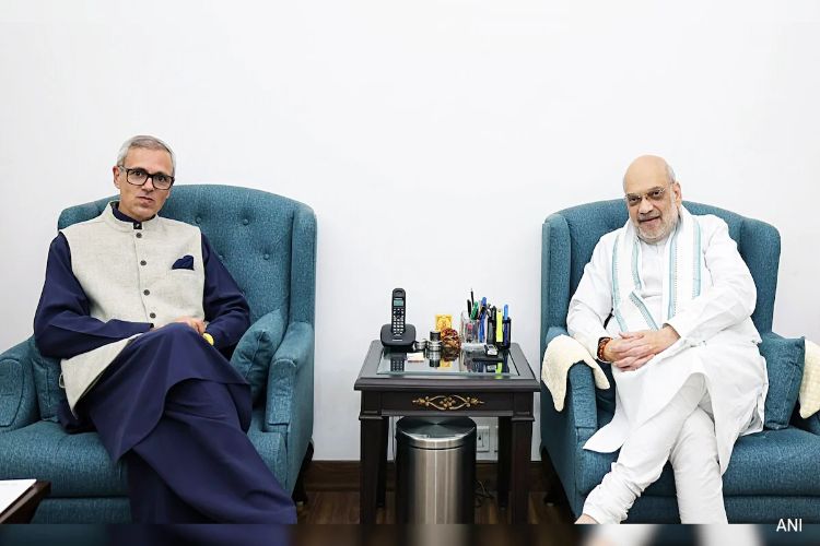 Shah and Omar Abdullah meet in Delhi; issues related to Jammu and Kashmir discussed