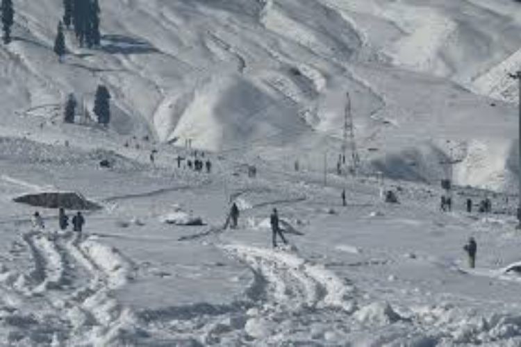 Minimum temperature improves in Kashmir, rain and snowfall likely next week