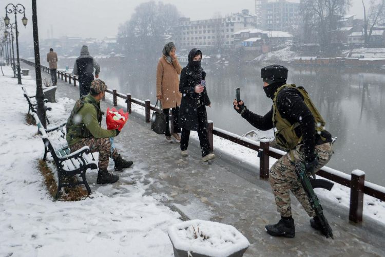 Stranded by snowfall, doctor rides excavator to reach Shopian hospital