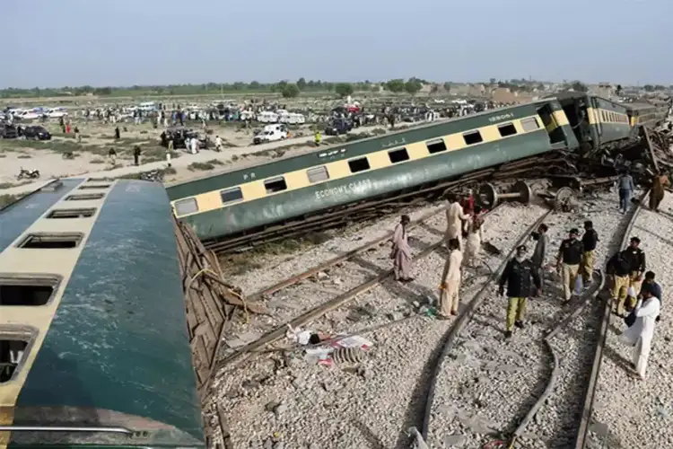 Blast derails Jaffar Express in Sindh as Baloch Armed Group claims responsibility