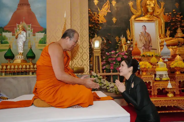 Royal Noble Consort Thailand offers prayers at Buddhist sites in Kushinagar