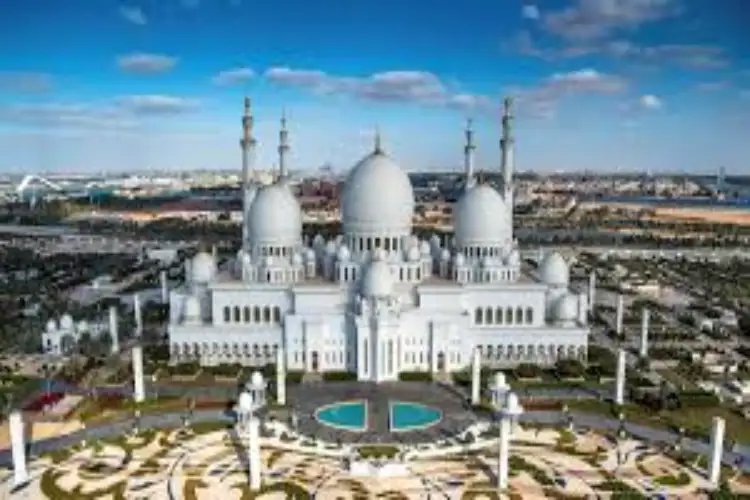 Sheikh Zayed Grand Mosque welcomes nearly 7 million guests in 2025