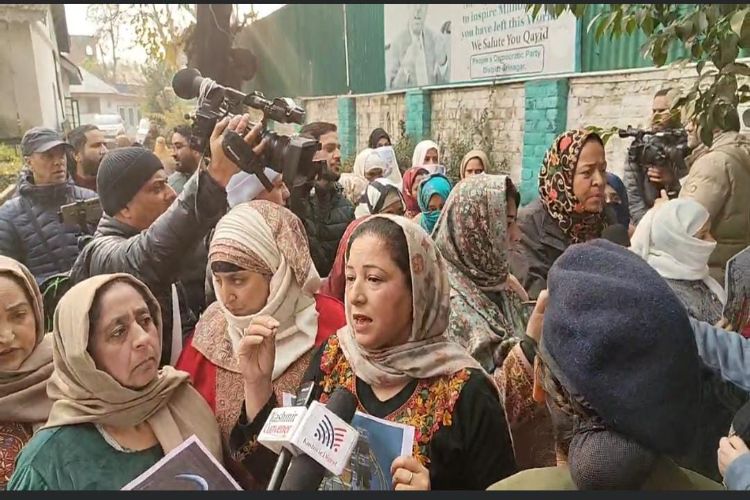 Police stopped the march organised to protest the attacks on Kashmiris: PDP