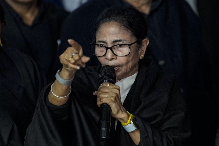 I-PAC raids: SC adjourns hearing on ED's plea against Mamata Banerjee's 'interference'