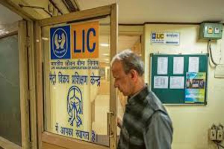 LIC's net profit rises 17% to Rs 12,958 crore in the third quarter