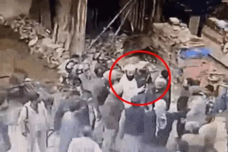 Punjab's Shahi Imam Maulana Usman Rahmani Ludhianvi attacked in Ludhiana, video goes viral