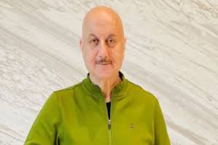 Anupam Kher warns against fake social media accounts created in his name