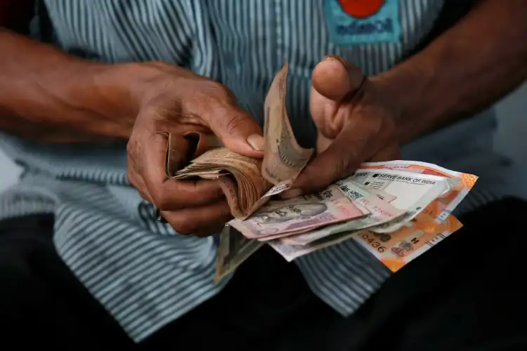 NBFC-MFIs commands 41.6% of microfinance loan portfolio; banks' share declines