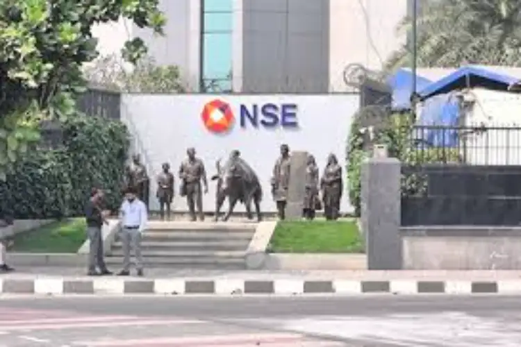Nifty, Sensex fall over 0.9% in opening session, IT stocks crash 5.51% amid global tech sector weakness