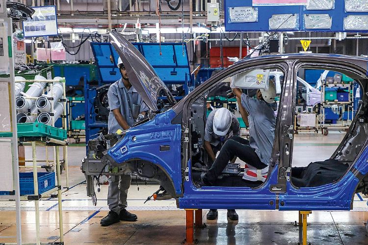 Passenger vehicle wholesale sales up 13% in January: SIAM