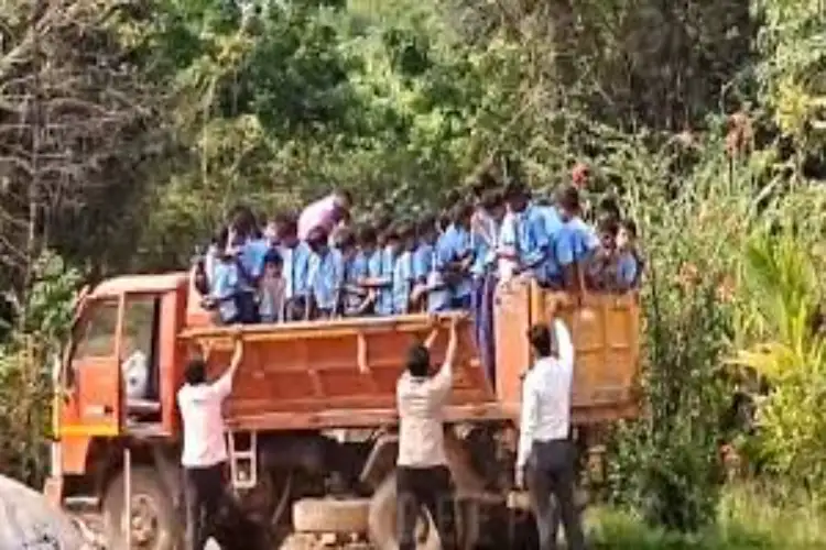 Karnataka: Dakshina Kannada police book govt school for transporting students in pickup van