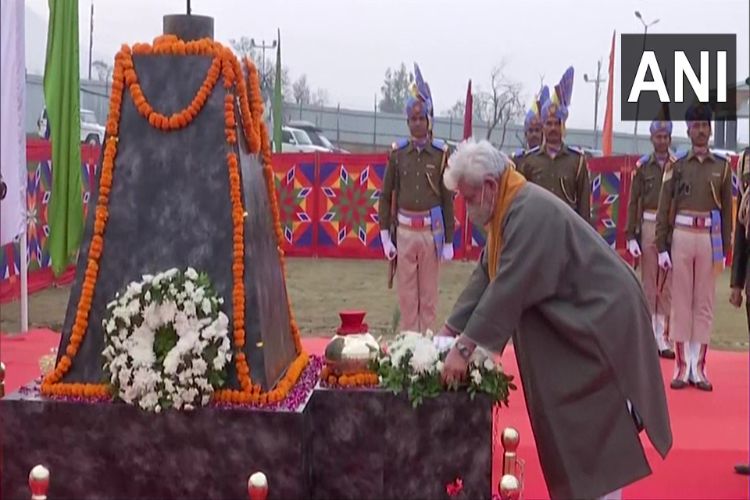 Jammu and Kashmir Lieutenant Governor pays tribute to CRPF jawans martyred in Pulwama attack