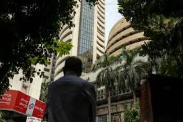 The ongoing decline in the stock market stopped, Sensex rose by 650 points.