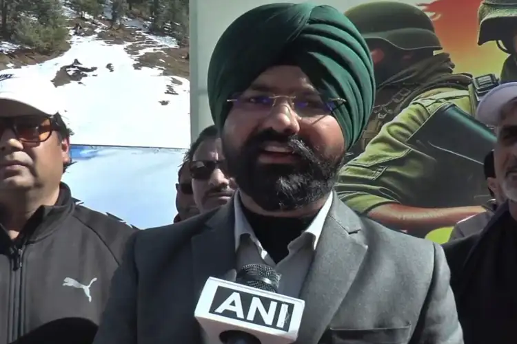 4 Rashtriya Rifles, BDA organise snow marathon in Bhaderwah under Operation Sadbhavna to honour fallen soldiers, promote tourism