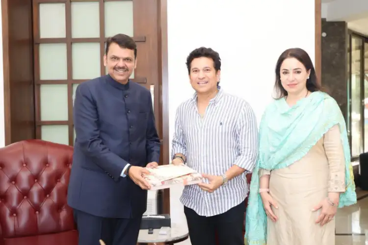 Sachin Tendulkar invites Maharashtra CM Fadnavis to his son Arjun's wedding ceremony