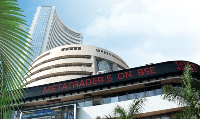 Domestic stock markets fluctuate in early trade