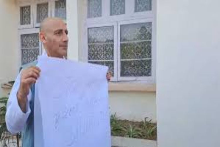 Congress MLAs protest outside Jammu and Kashmir over 'harassment' of Kashmiris