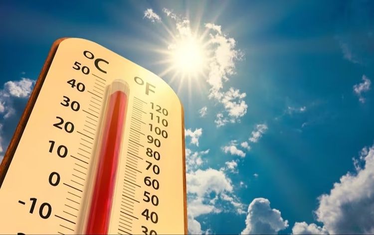 Barmer in Rajasthan recorded a maximum temperature of 33.4 degrees Celsius.