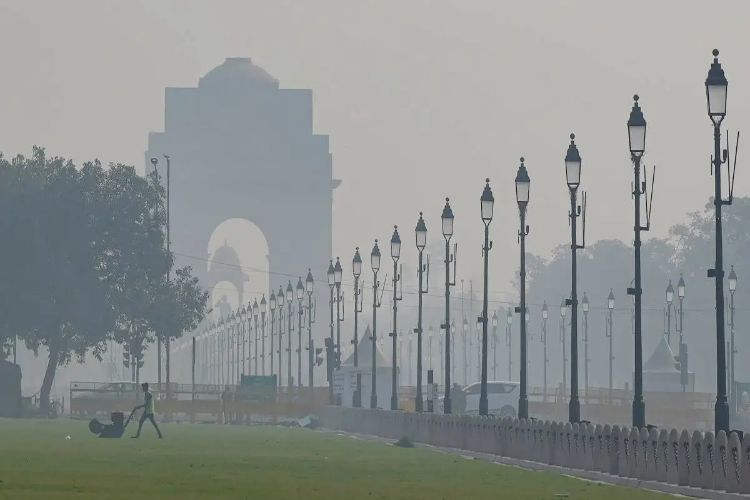 The minimum temperature in Delhi on Tuesday morning was recorded at 12.4 degrees Celsius.