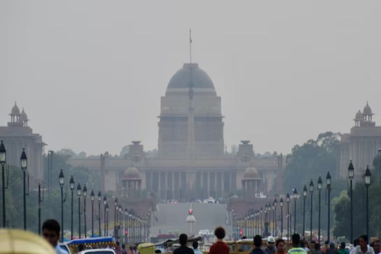 Minimum temperature in Delhi 12.6 degrees Celsius, air quality in poor category