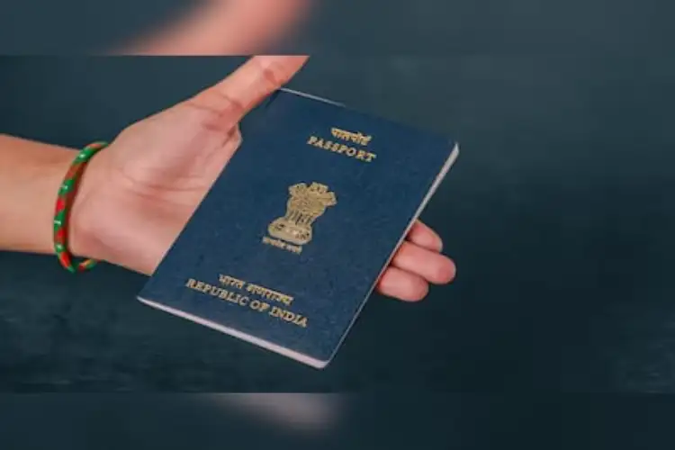 Delhi HC sets aside passport impounding order, reaffirms citizen's right to travel abroad