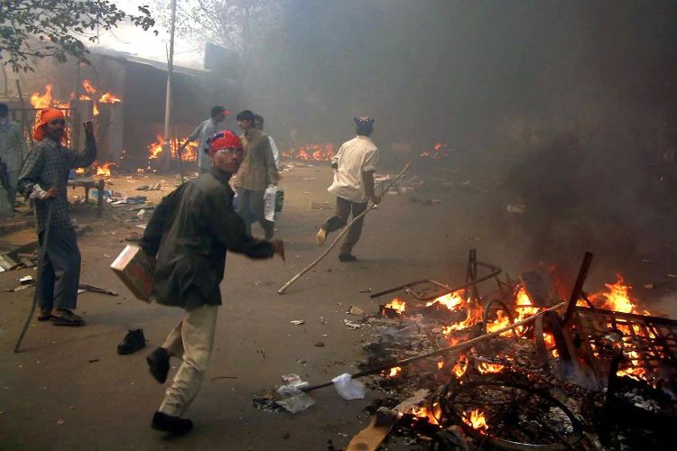 February 27: Witness the tragic incident of Godhra