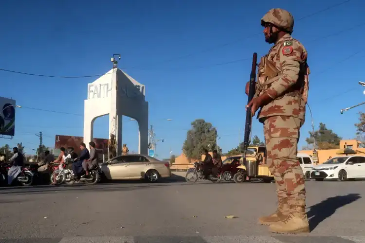 Armed attacks, highway blockades reported in Balochistan's Surab and Kech; 1 policeman killed