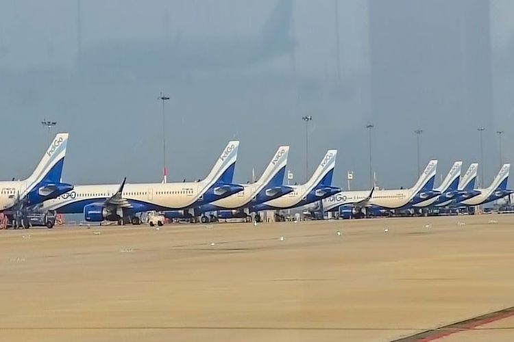 Passengers protest at Bengaluru airport after flights to Nepal are unable to land for the second consecutive day.
