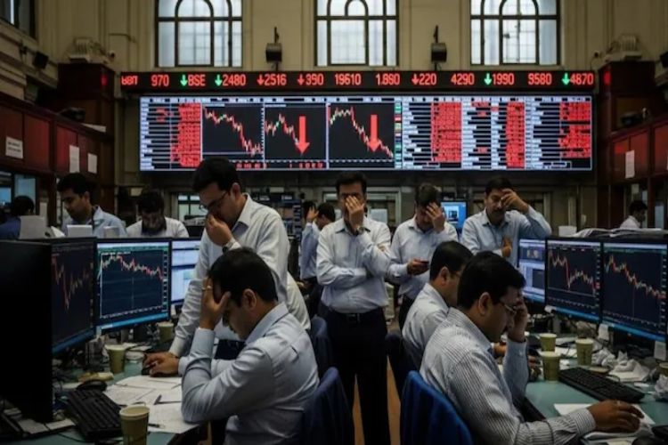Stock market falls sharply in early trade, Sensex falls 2,743 points