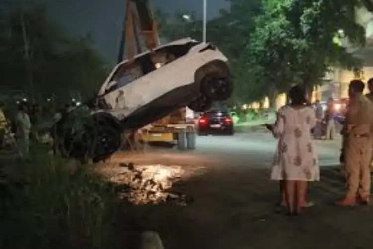 Noida: Vehicle loses control, falls into drain in Bisrakh, no injuries reported