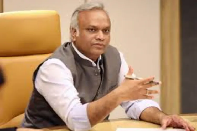 Alert issued regarding Karnataka citizens stranded in Dubai, Priyank Kharge said – 'Work in progress'