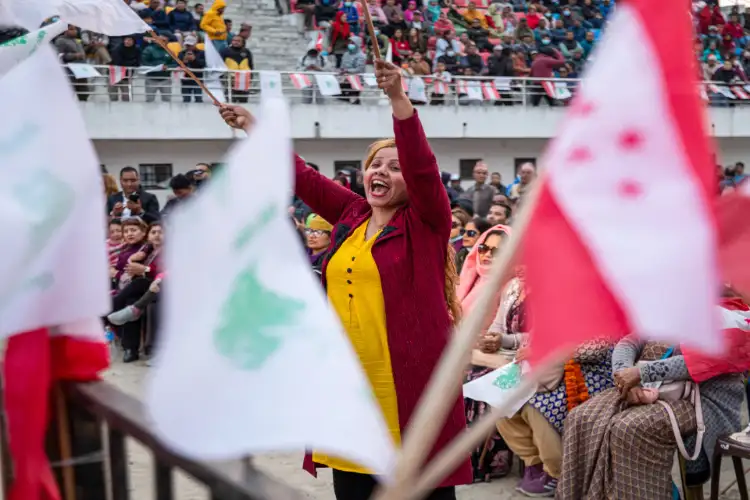 Nepal: Thousands of voters head for home from Kathmandu as poll day draws close