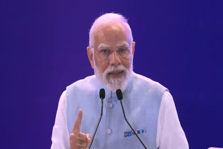 PM Modi calls on industry to focus on investment, research and quality