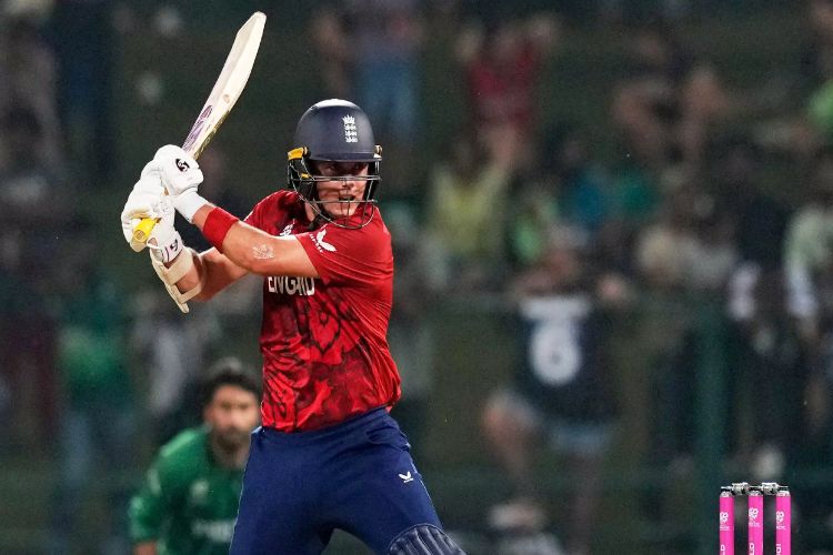 India and England teams know each other very well: Curran