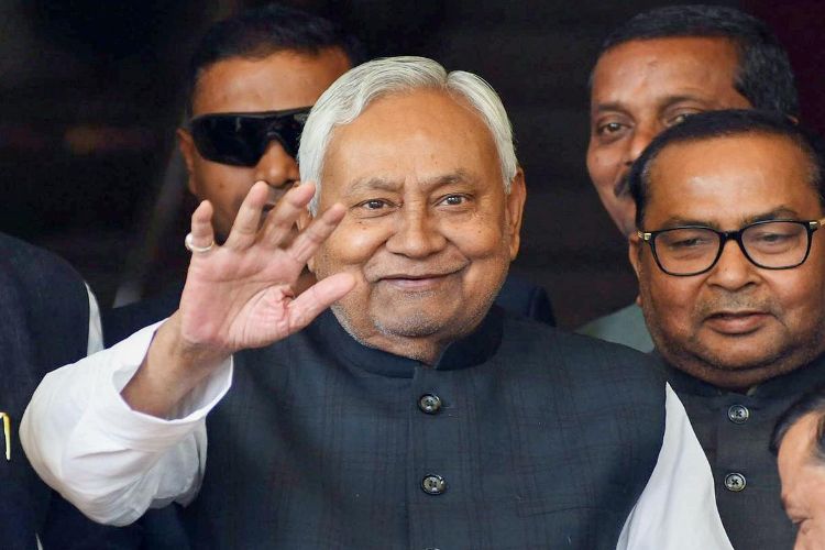 Nitish Kumar may file his nomination for Rajya Sabha today, Nitin Naveen will also file his nomination.