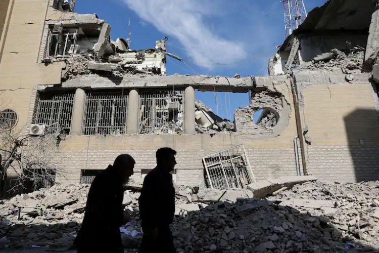 Four people arrested on suspicion of spying on the Jewish community and helping Iran: London police