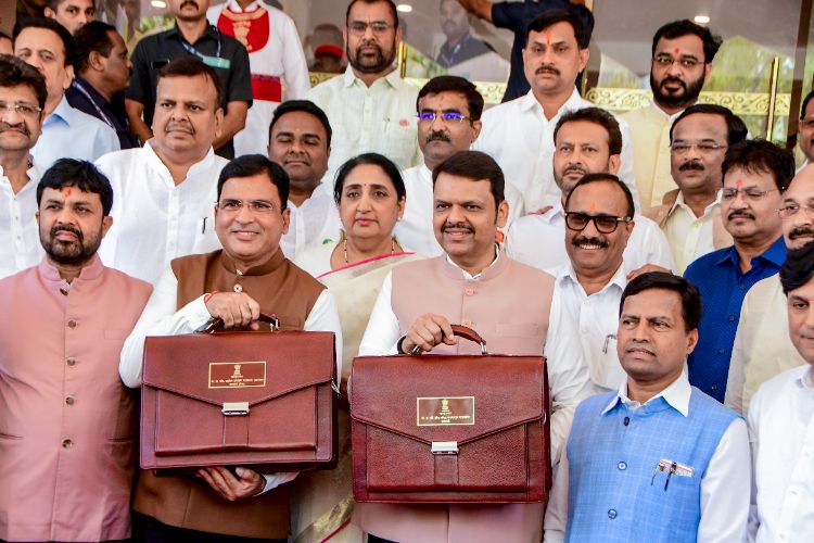 Maharashtra government's budget presented, farmers' loans up to Rs 2 lakh will be waived
