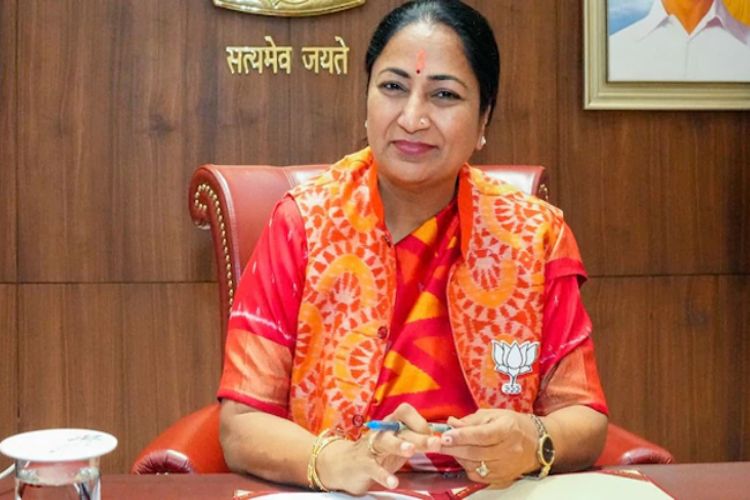 Women in responsible positions should help other women move forward: Rekha Gupta