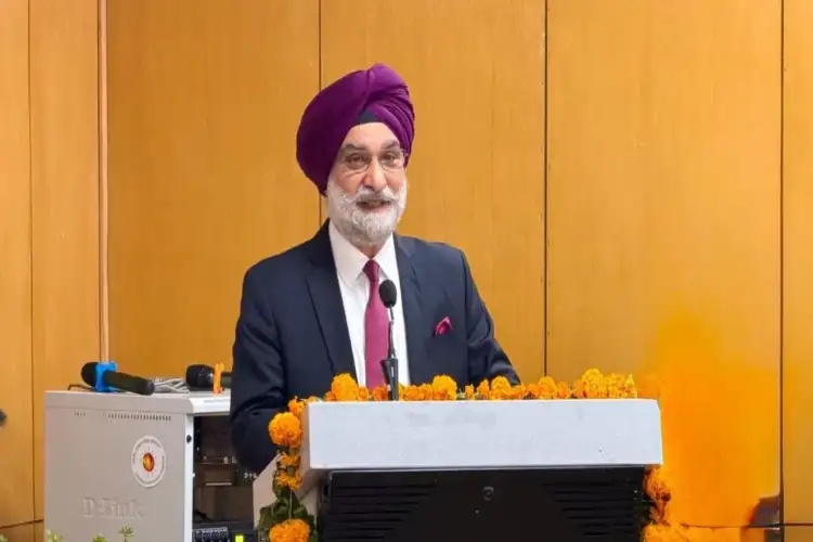 Delhi LG Taranjit Singh Sandhu calls on Amit Shah, discusses matters concerning public service and governance