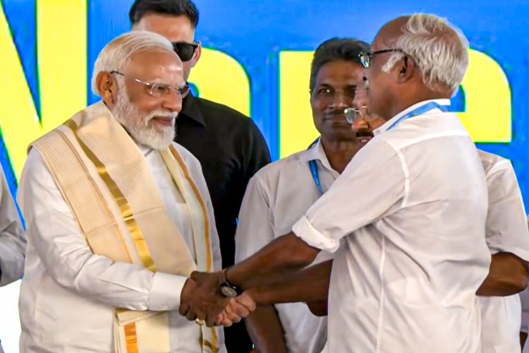 PM Modi holds a roadshow in Kochi