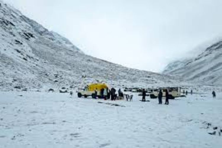 Snowfall occurred at isolated places in Lahaul and Spiti in Himachal.