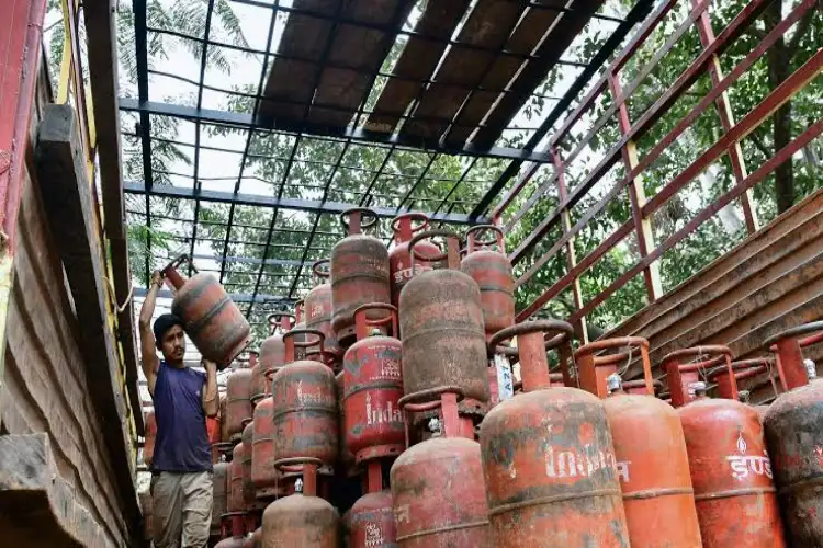 Govt urges citizens to avoid panic booking, assures stable LPG and fuel supply amid global energy disruptions