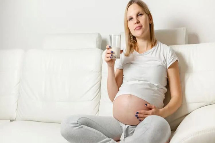 'Eating for two' during pregnancy a myth, doctors advise caution
