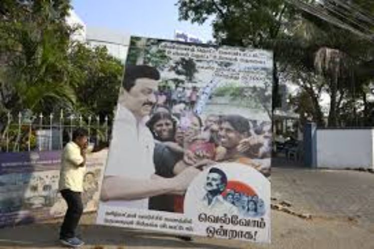 Tamil Nadu: Authorities remove banners and posters after the Model Code of Conduct comes into effect