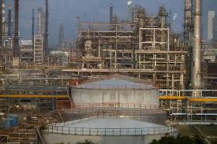 IEA emergency oil to be released to markets in Asia, Ocenia first; America, Europe to get stock by March end